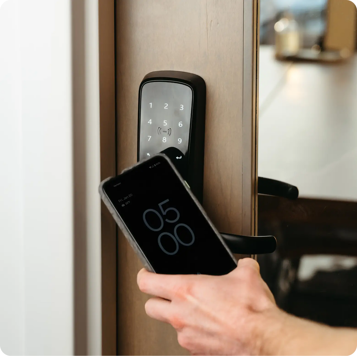
ULTRALOQ Latch 5 NFC smart lever lock
