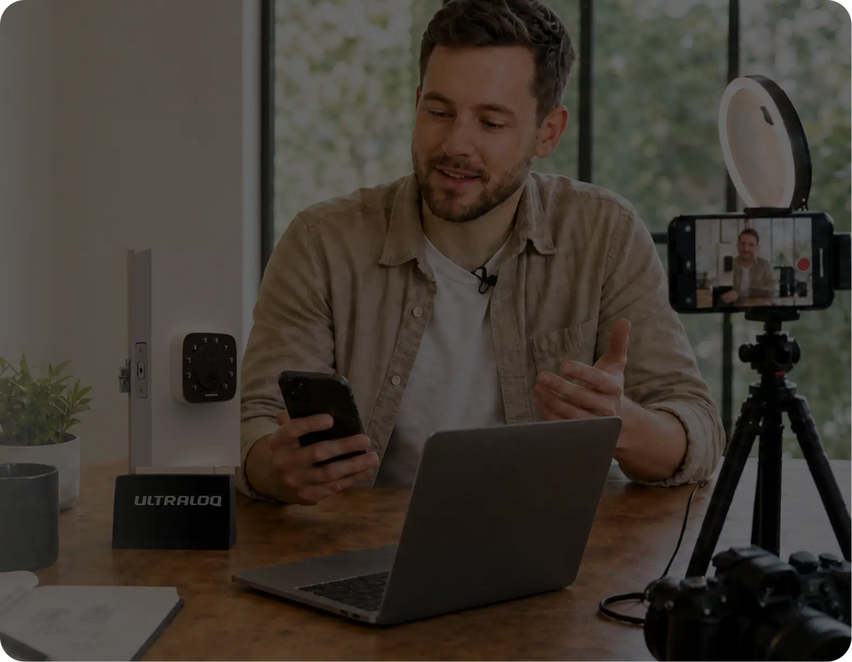 
Managing an ULTRALOQ smart lock remotely with the mobile app
